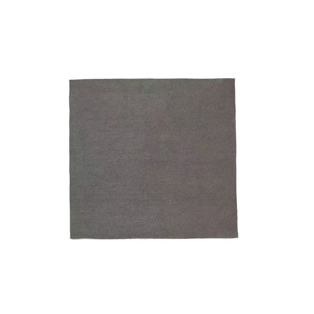 Lavetă din microfibră gri, 31 × 28,5 cm, pe fundal alb