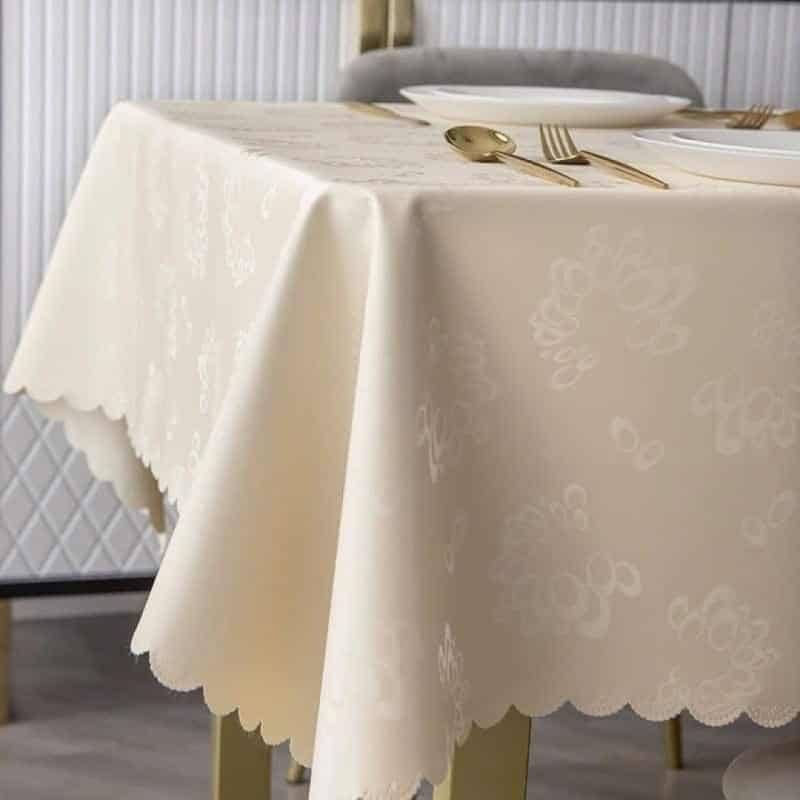 Fata De Masa 137*183